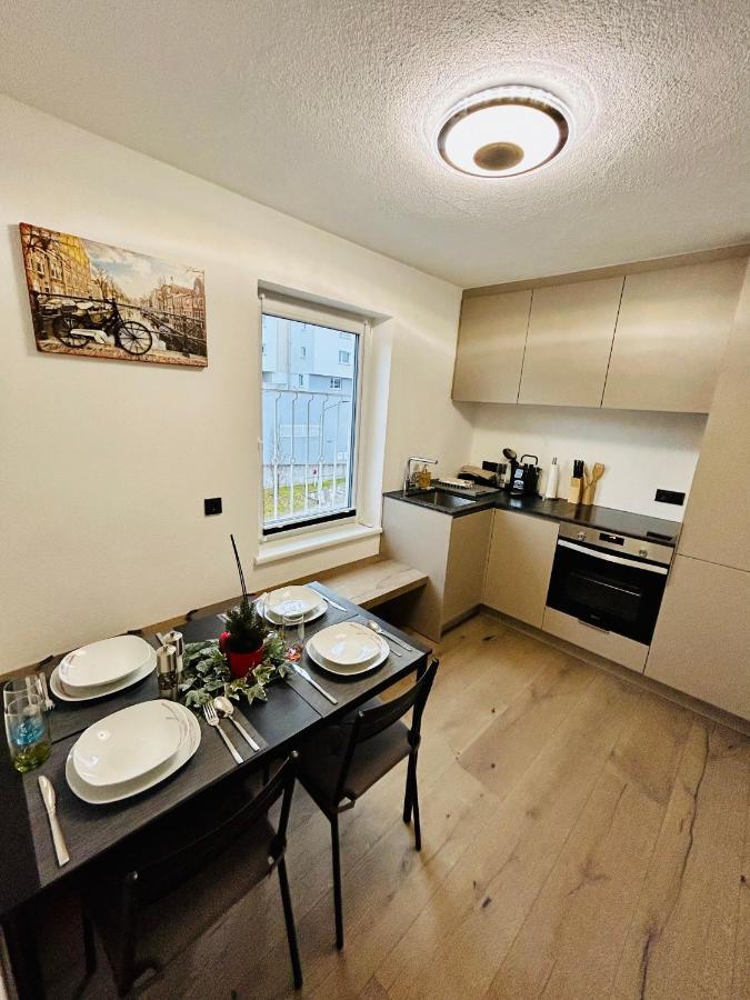 Idyllische Suite In Zentrumsnaehe Mit Parkplatz Top 1 Gmunden Luaran gambar