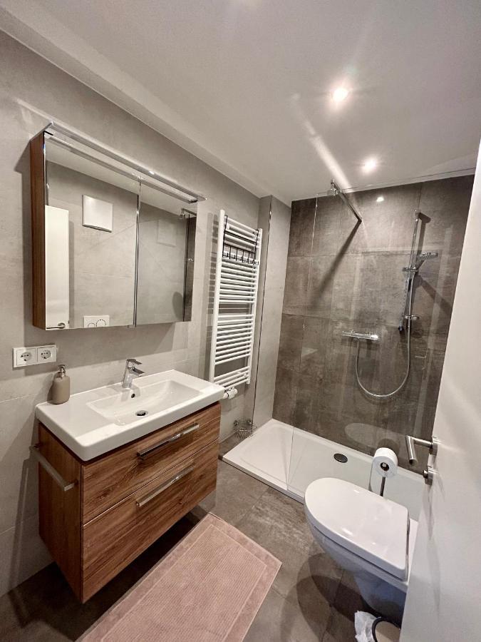 Idyllische Suite In Zentrumsnaehe Mit Parkplatz Top 1 Gmunden Luaran gambar